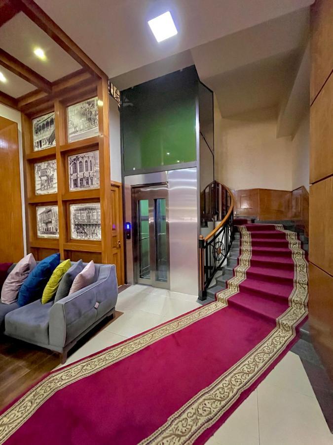Hotel Plaza Viktoria Gjoumri Kültér fotó