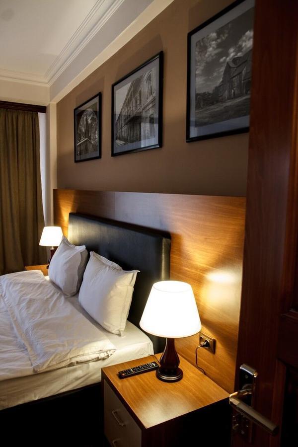 Hotel Plaza Viktoria Gjoumri Kültér fotó