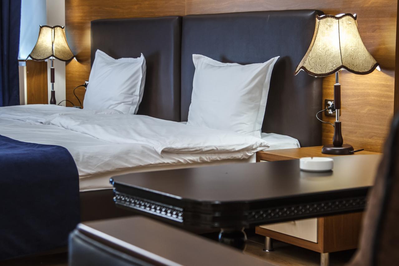 Hotel Plaza Viktoria Gjoumri Kültér fotó